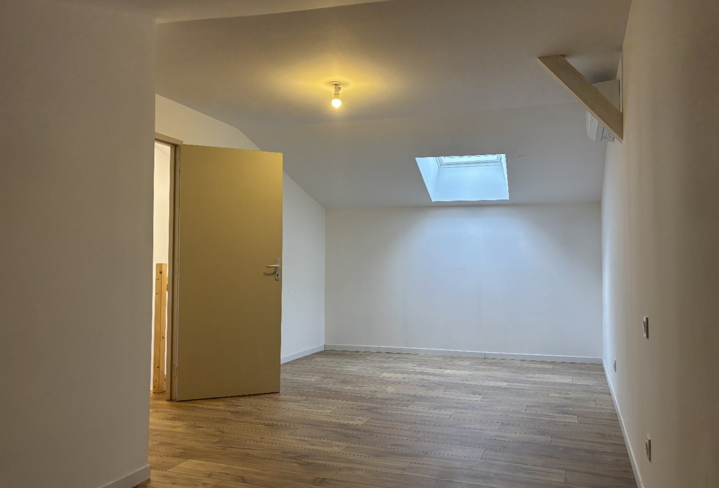 location Maison L'isle-jourdain - Photo 5