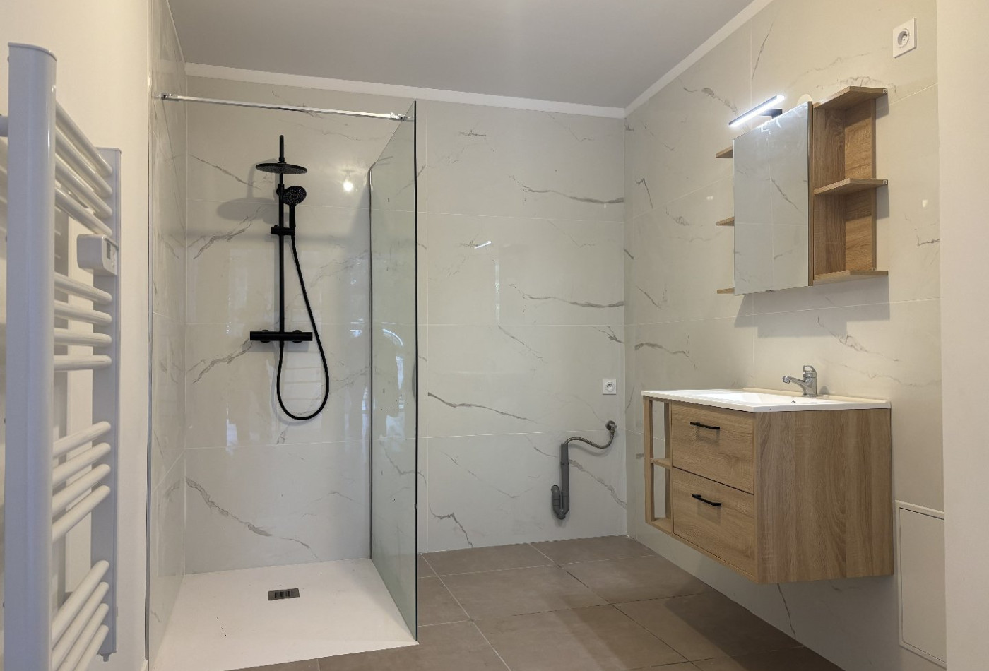 location Maison L'isle-jourdain - Photo 7