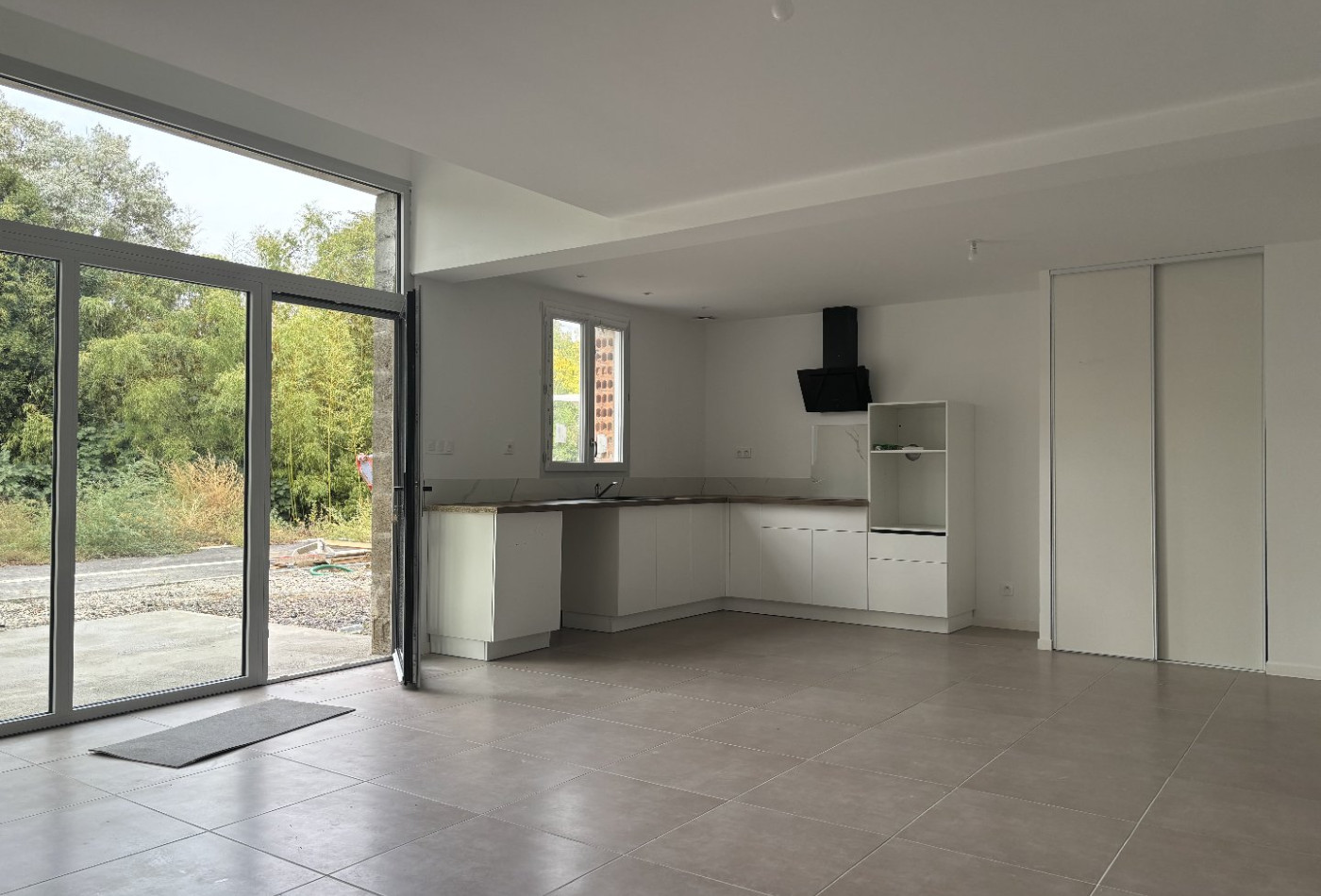 location Maison L'isle-jourdain - Photo 3