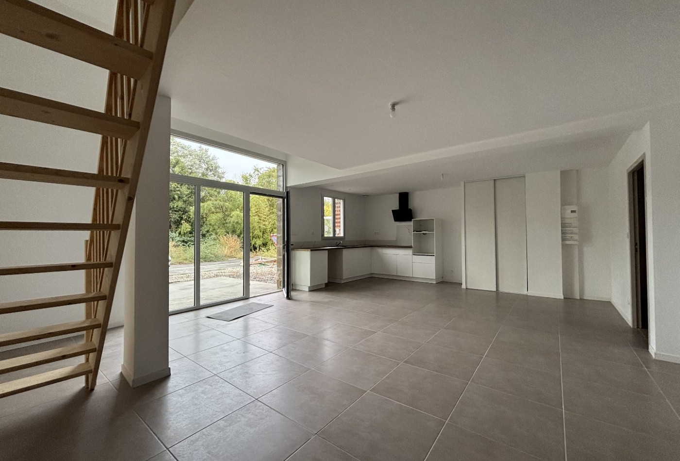 location Maison L'isle-jourdain - Photo 1