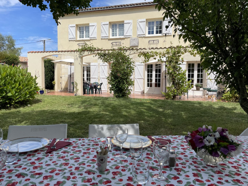 vente Maison Villegouge - Photo 1
