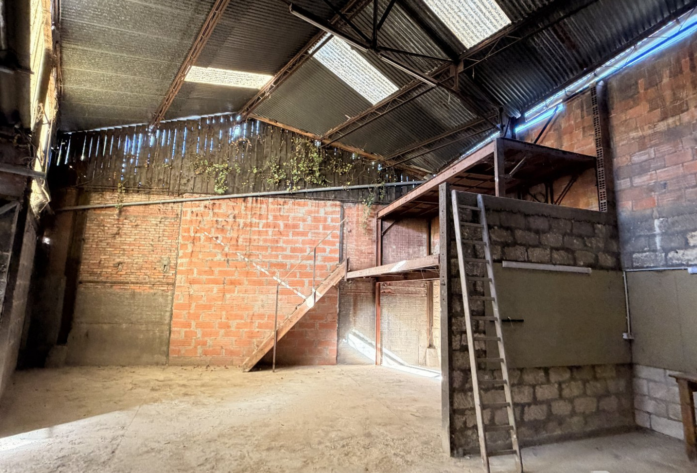 location Entrepots et bureaux Begles - Photo 2