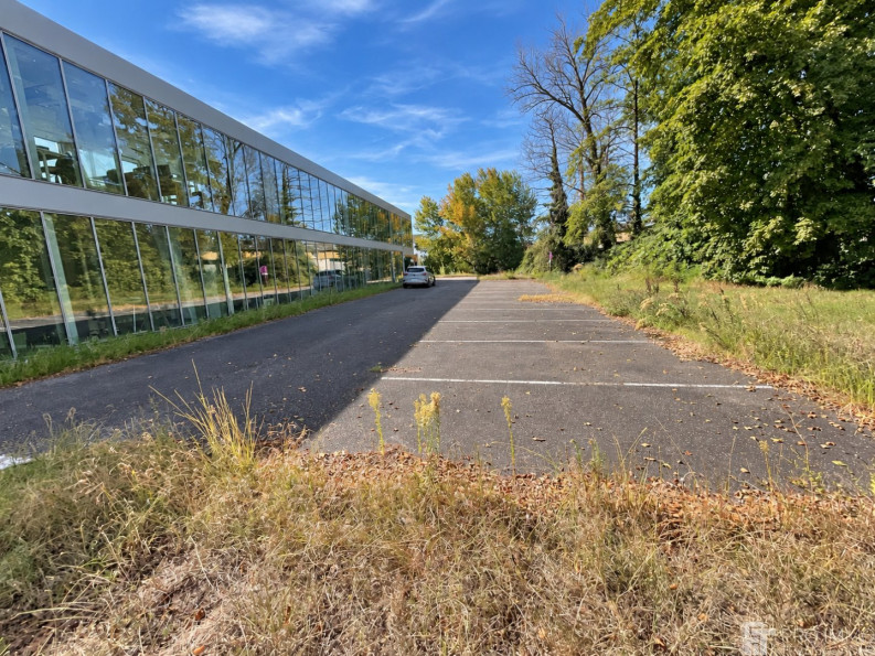 vente Entrepots et bureaux Le Haillan - Photo 1