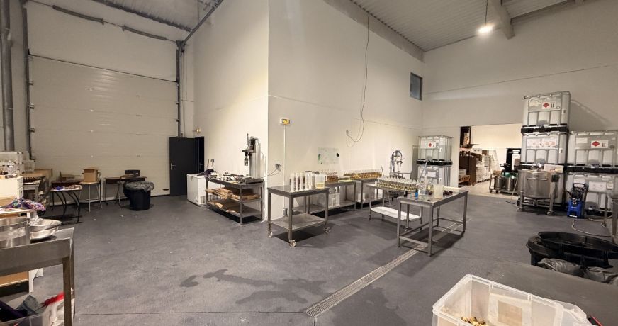 location Ateliers et bureaux Izon