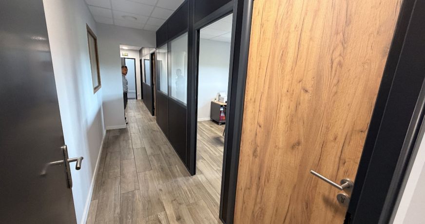 location Ateliers et bureaux Izon