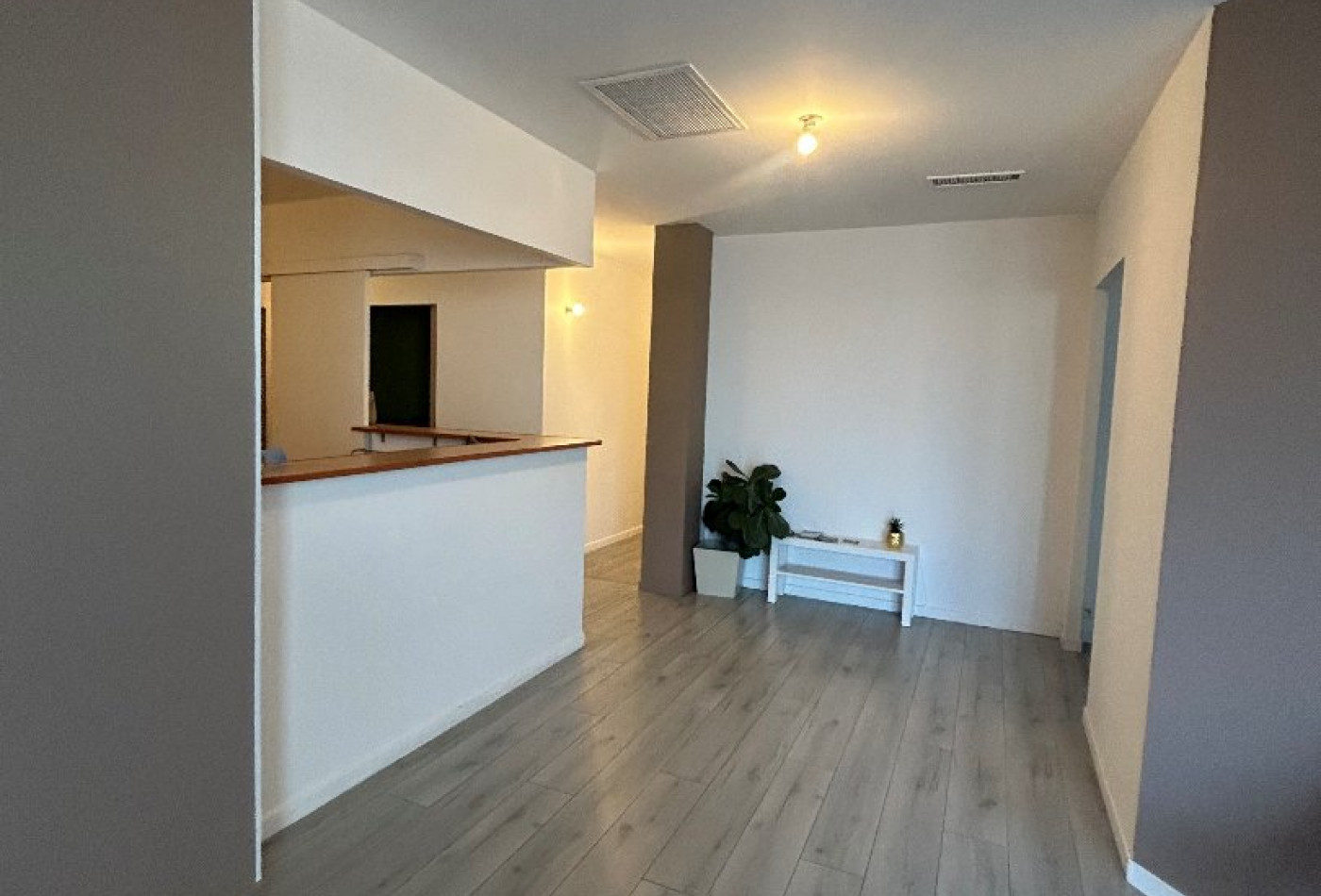 location Local commercial Beziers - Photo 2