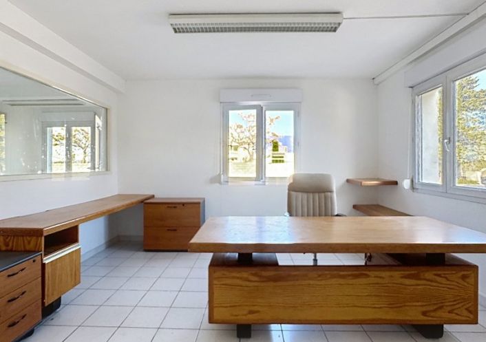 vente Ateliers et bureaux Vias