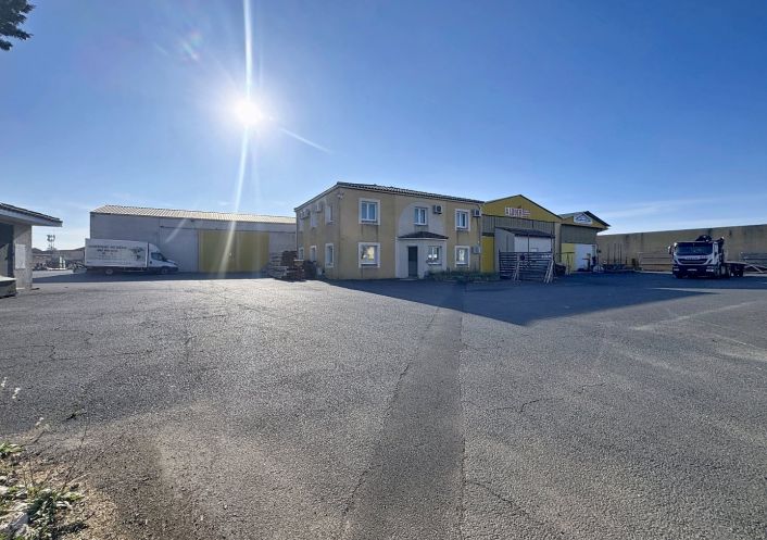 à vendre Ateliers et bureaux Vias