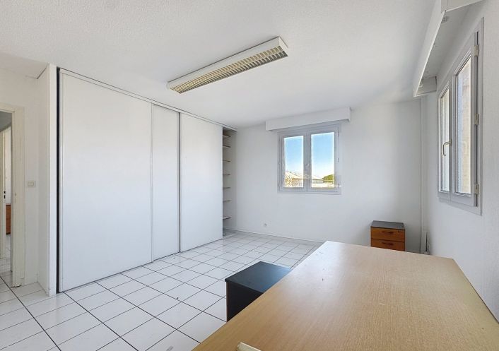 vente Ateliers et bureaux Vias