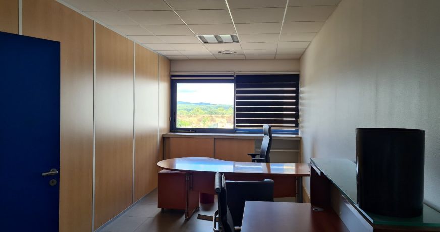 location Bureau Castries