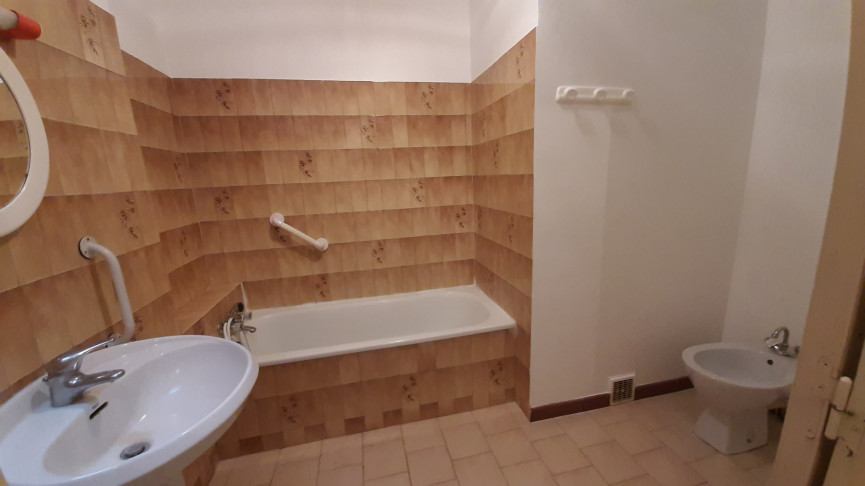 sale Maison de village Creissan - Photo 7