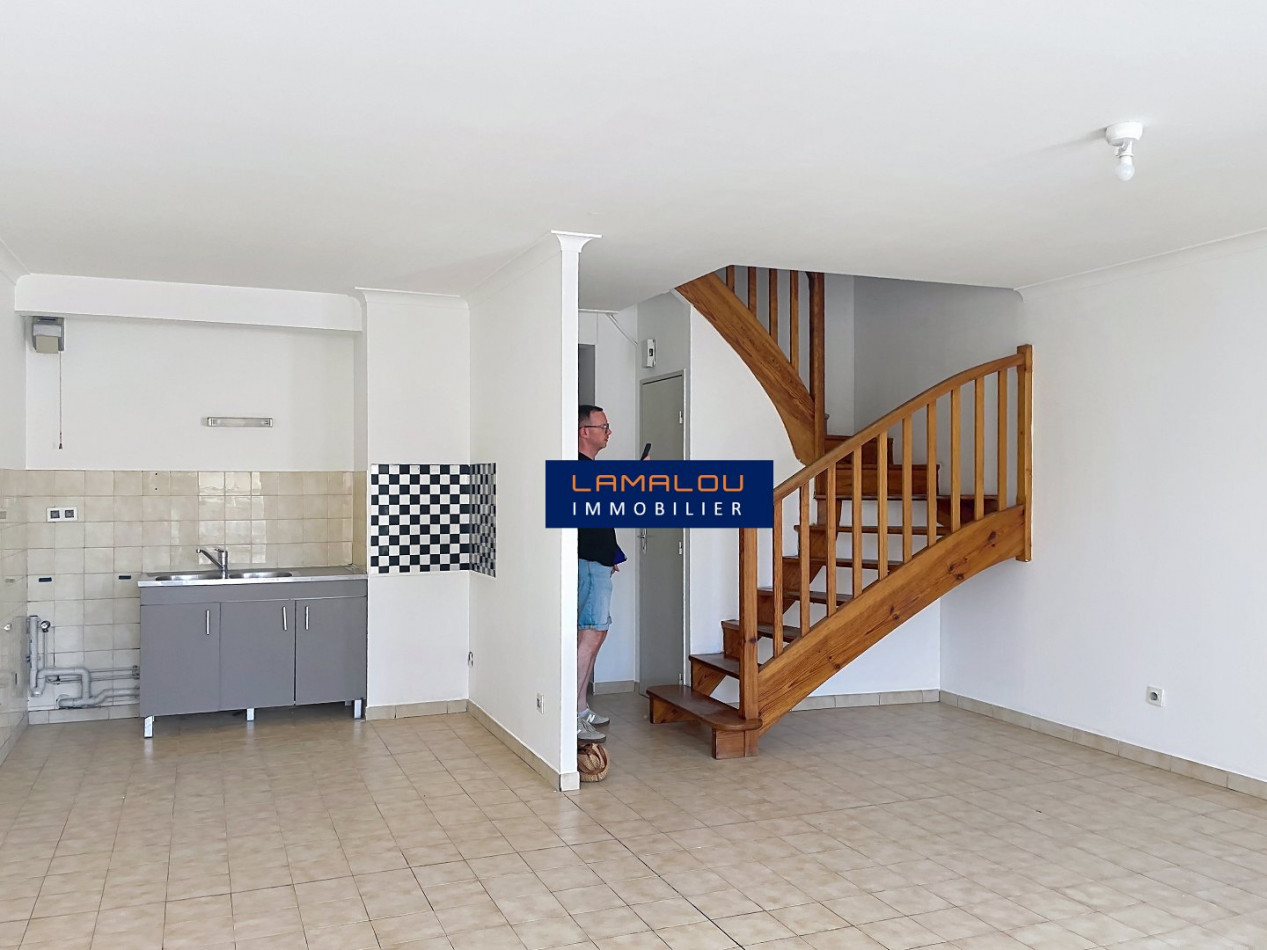 location Duplex Herepian - Photo 1