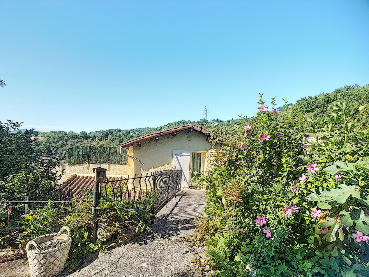 en location saisonnière Appartement Combes - Photo 1