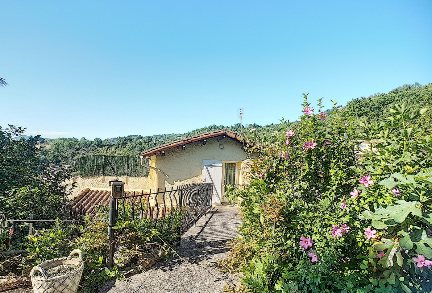 en location saisonnière Appartement Combes - Photo 1