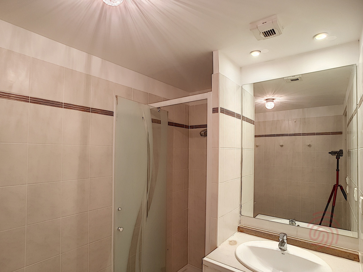 en location saisonnière Appartement Lamalou Les Bains - Photo 9