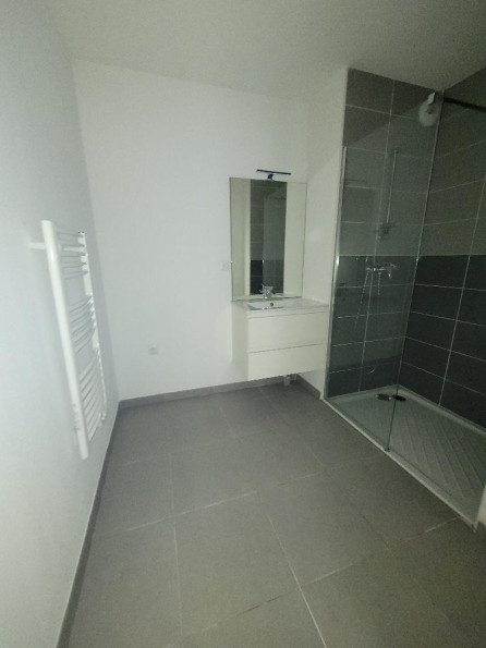 location Appartement Vias - Photo 9