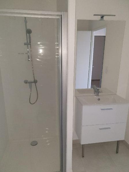 location Appartement Vias - Photo 8