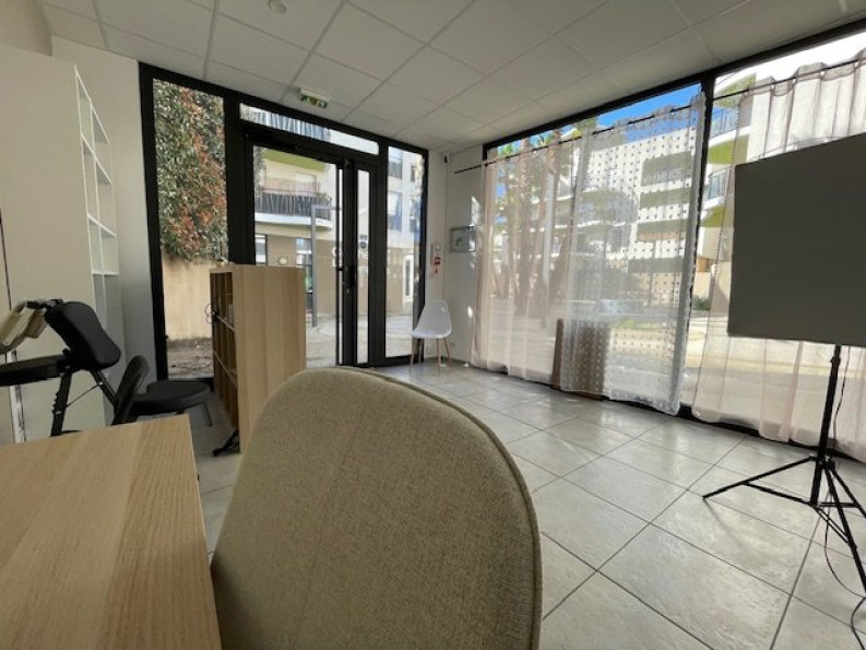 location Local commercial Castelnau Le Lez - Photo 5