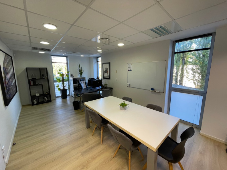 location Bureau Prades Le Lez - Photo 1
