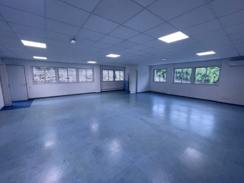 location Bureau Saint Gely Du Fesc - Photo 2