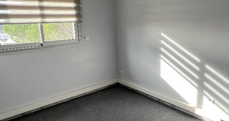 location Bureau Saint Clement De Riviere