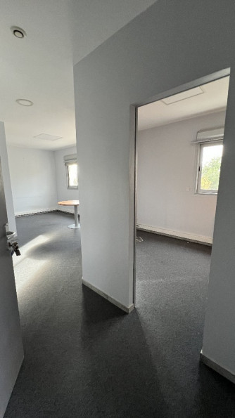 location Bureau Saint Clement De Riviere - Photo 6