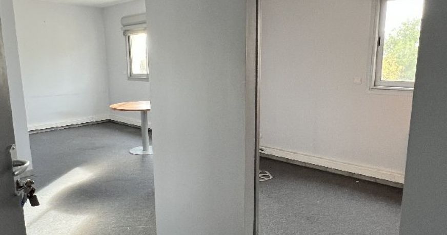 location Bureau Saint Clement De Riviere