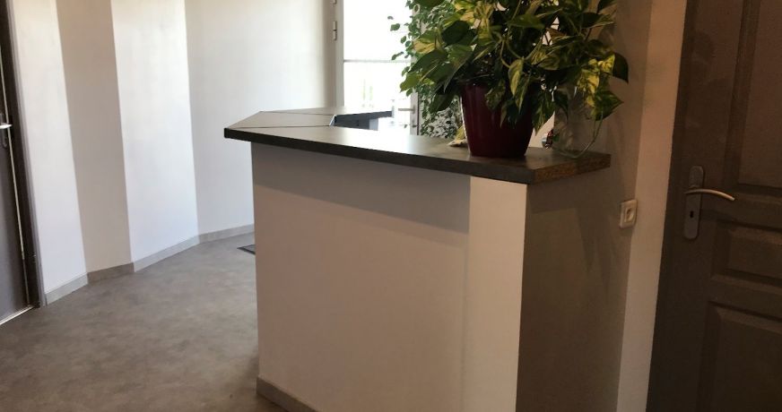 location Bureau Saint Clement De Riviere