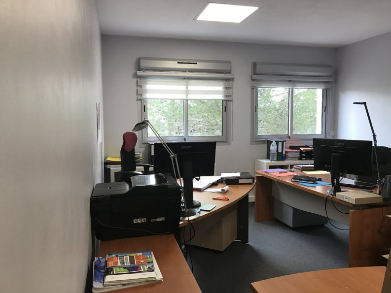 location Bureau Saint Clement De Riviere - Photo 4