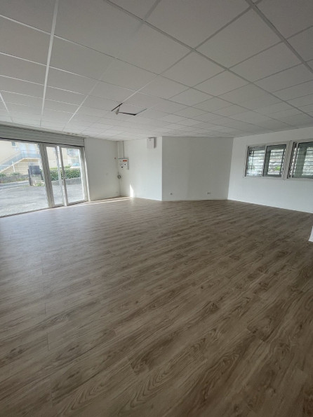 location Bureau Saint Gely Du Fesc - Photo 1