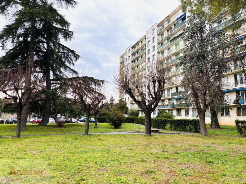 vente Appartement rnov Nimes