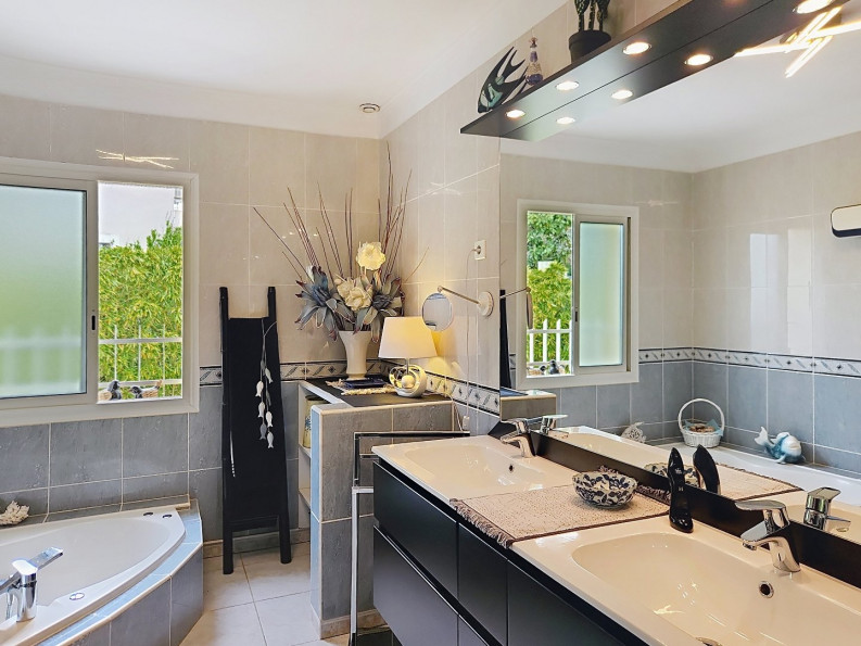 vente Maison et dépendances Juvignac - Photo 6