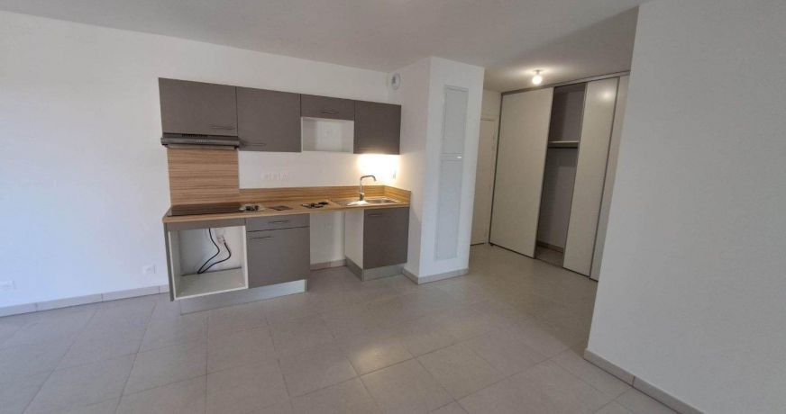 location Appartement Vias