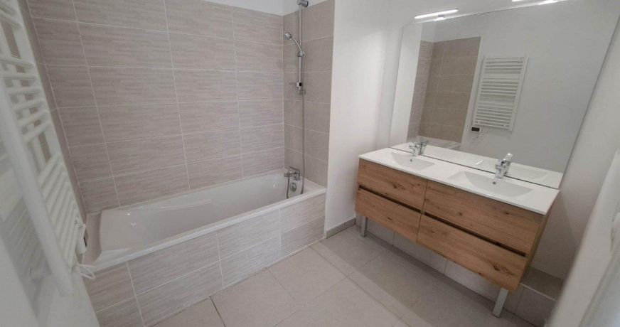 location Appartement Vias