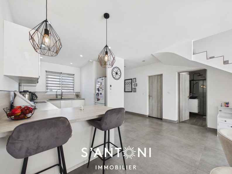 vente Maison Pouzolles - Photo 1