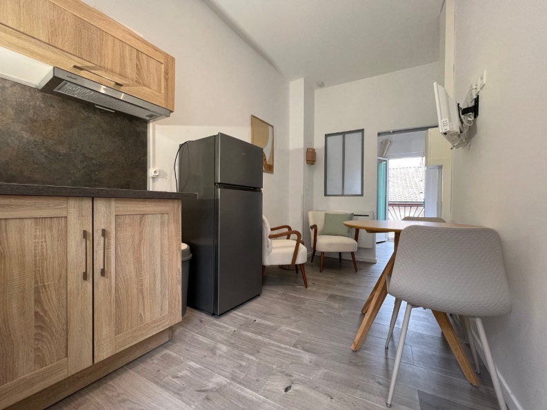 location Appartement rénové Beziers - Photo 2