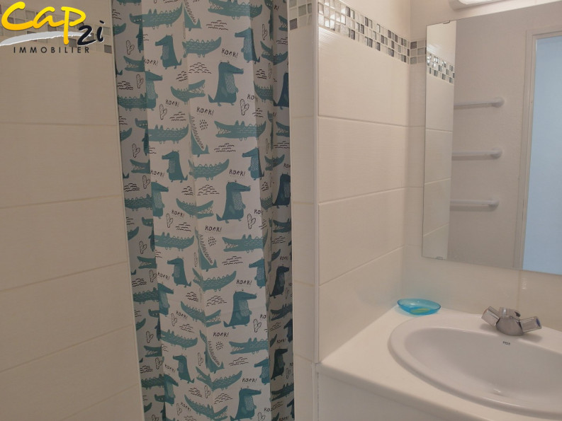 en location saisonnière Appartement en rez de jardin Le Cap D'agde - Photo 9