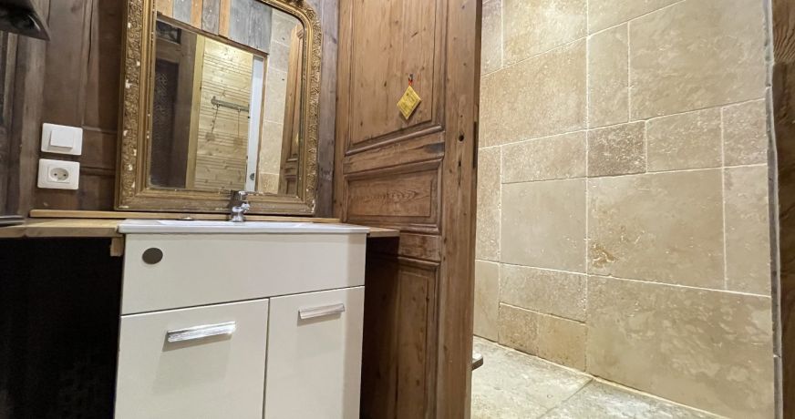 location Appartement ancien Sete