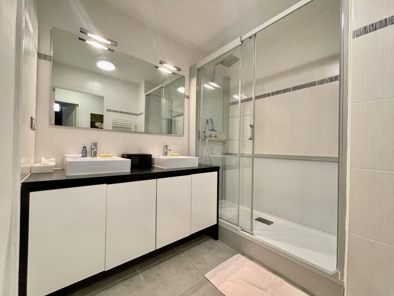 en location saisonnière Appartement Sète - Photo 6