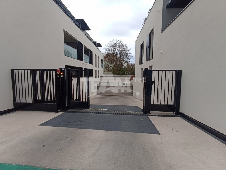 location Garage Marseillan - Photo 1