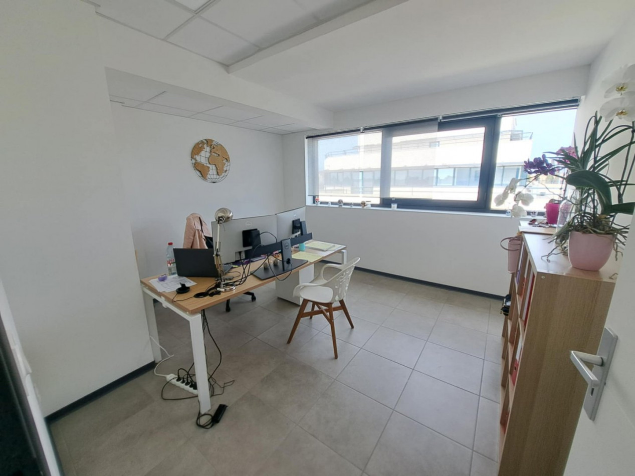 location Local commercial Agde - Photo 3