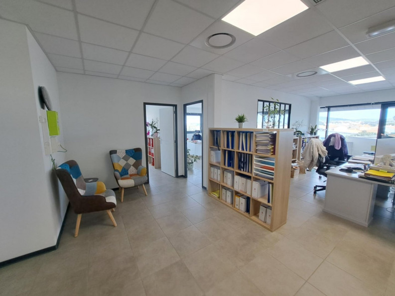 location Local commercial Agde - Photo 8