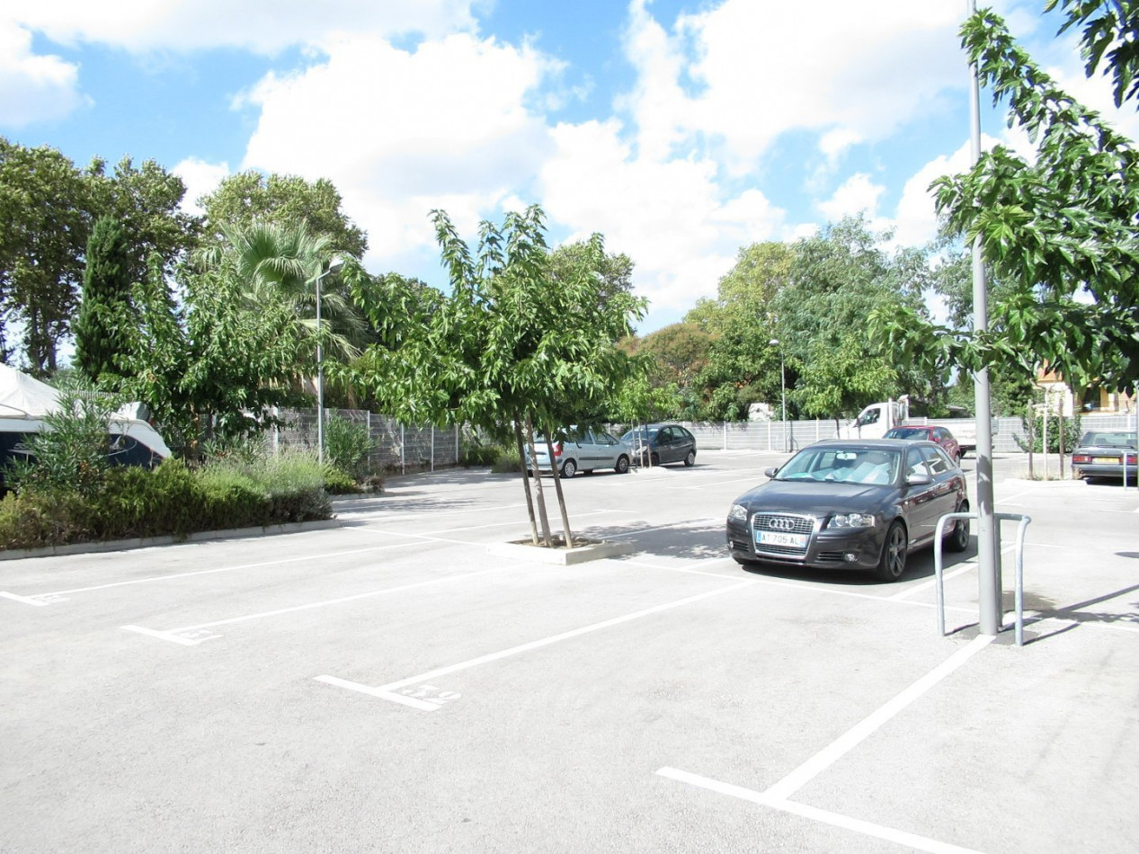 location Parking extérieur Villeneuve Les Beziers - Photo 1