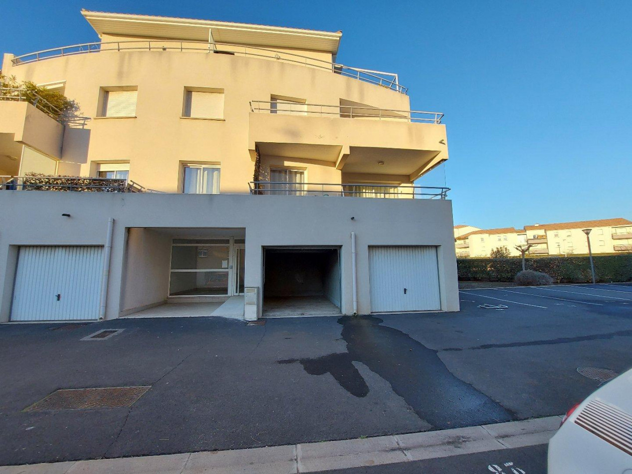 location Parking intérieur Agde - Photo 1