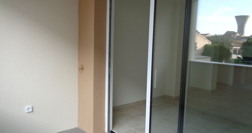 location Appartement terrasse Vias