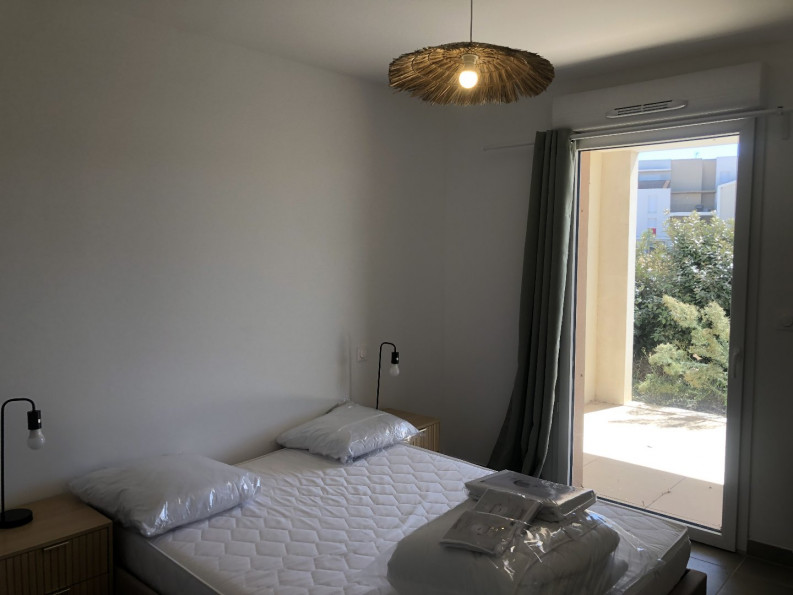 location Appartement en rez de jardin Sauvian - Photo 8
