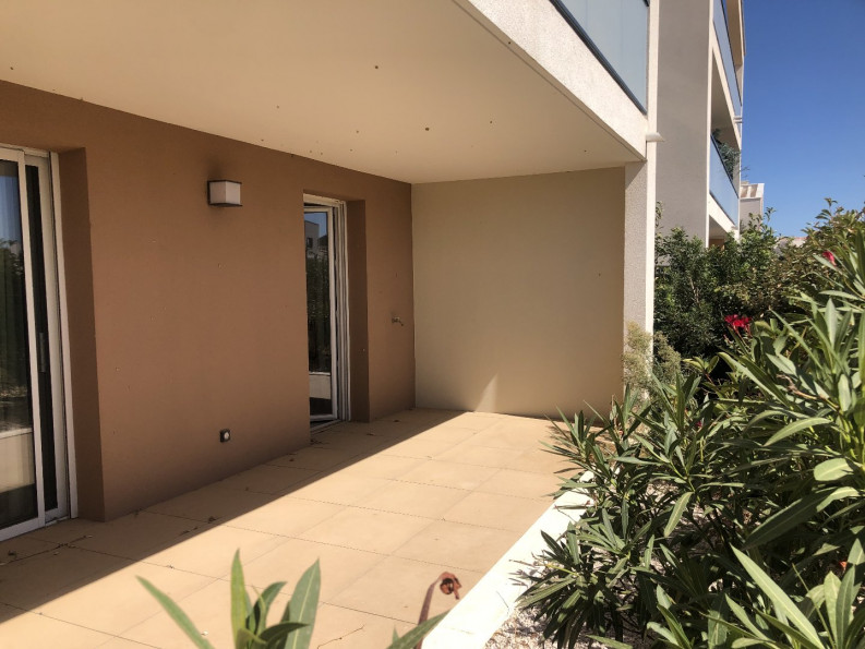 location Appartement en rez de jardin Sauvian - Photo 1