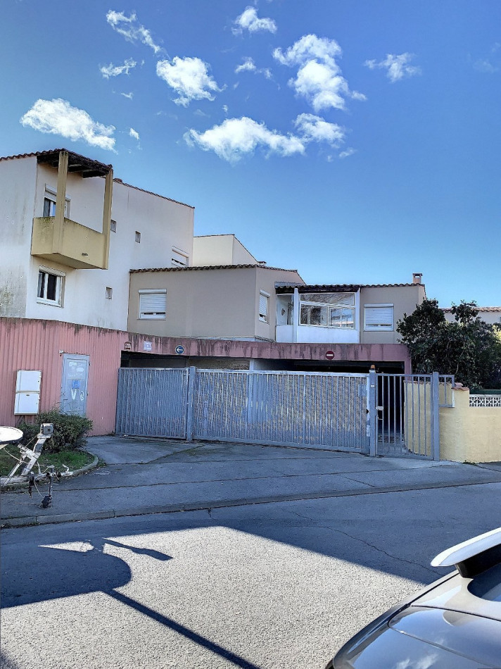 vente Garage Sete - Photo 2