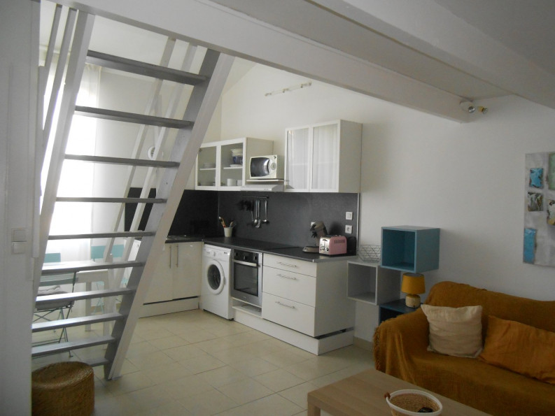 location Appartement mezzanine Sete - Photo 2