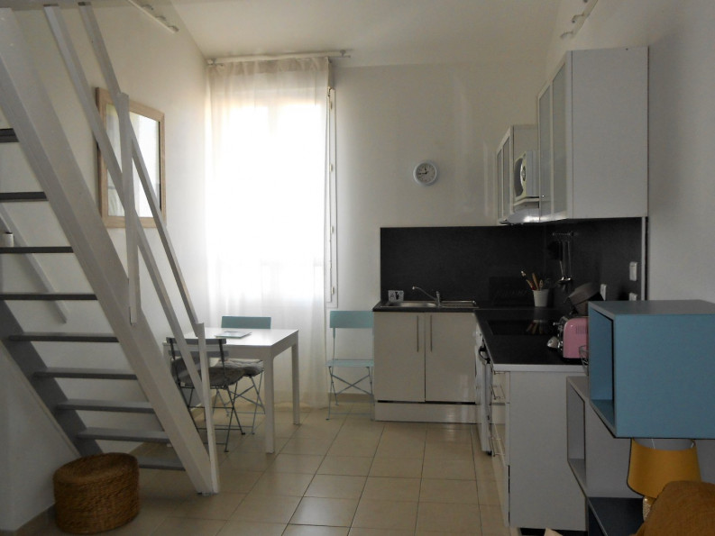 location Appartement mezzanine Sete - Photo 3